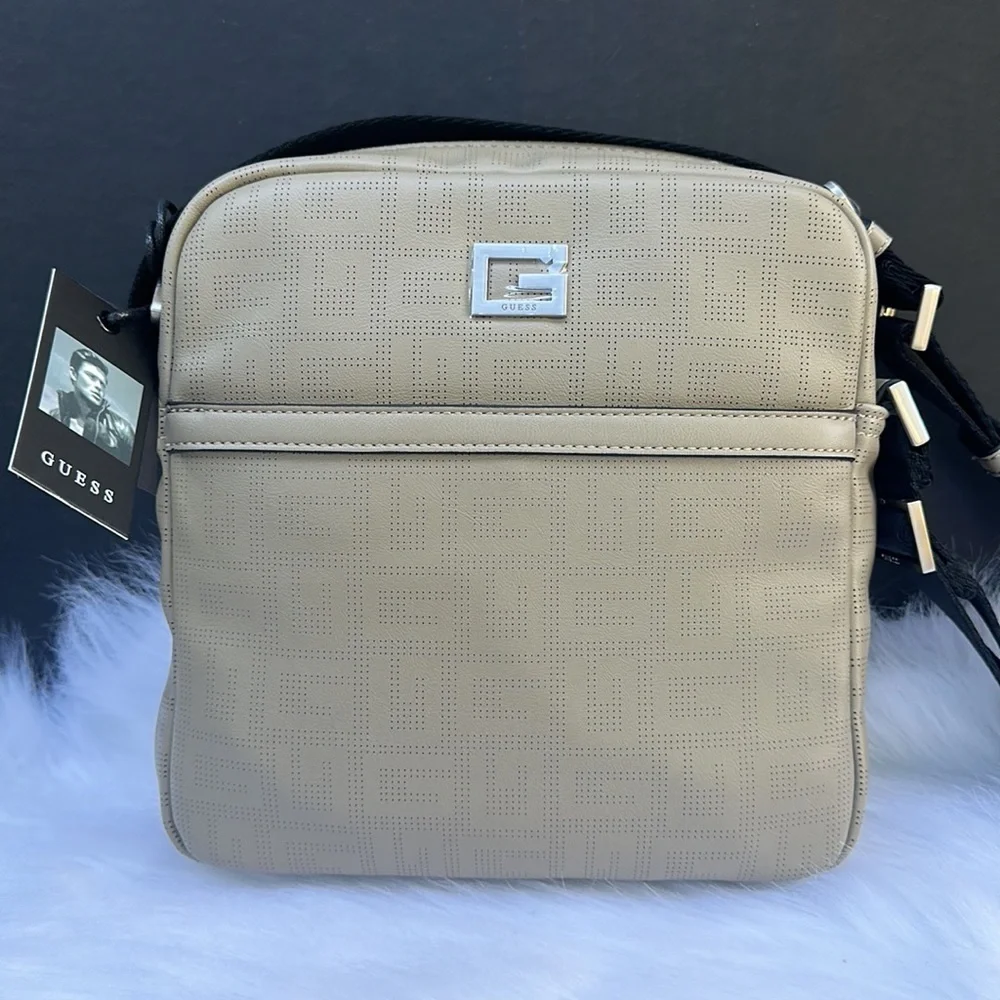 New GUESS Saddlebag HMHIDEP2358 Taupe